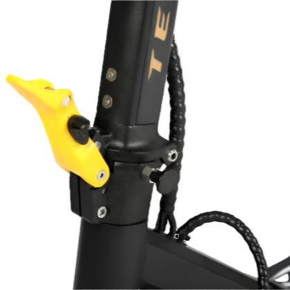 folding mechanism close up view. Blade Mini e scooter. Cheap electric scooter. Cheap e scooter.
