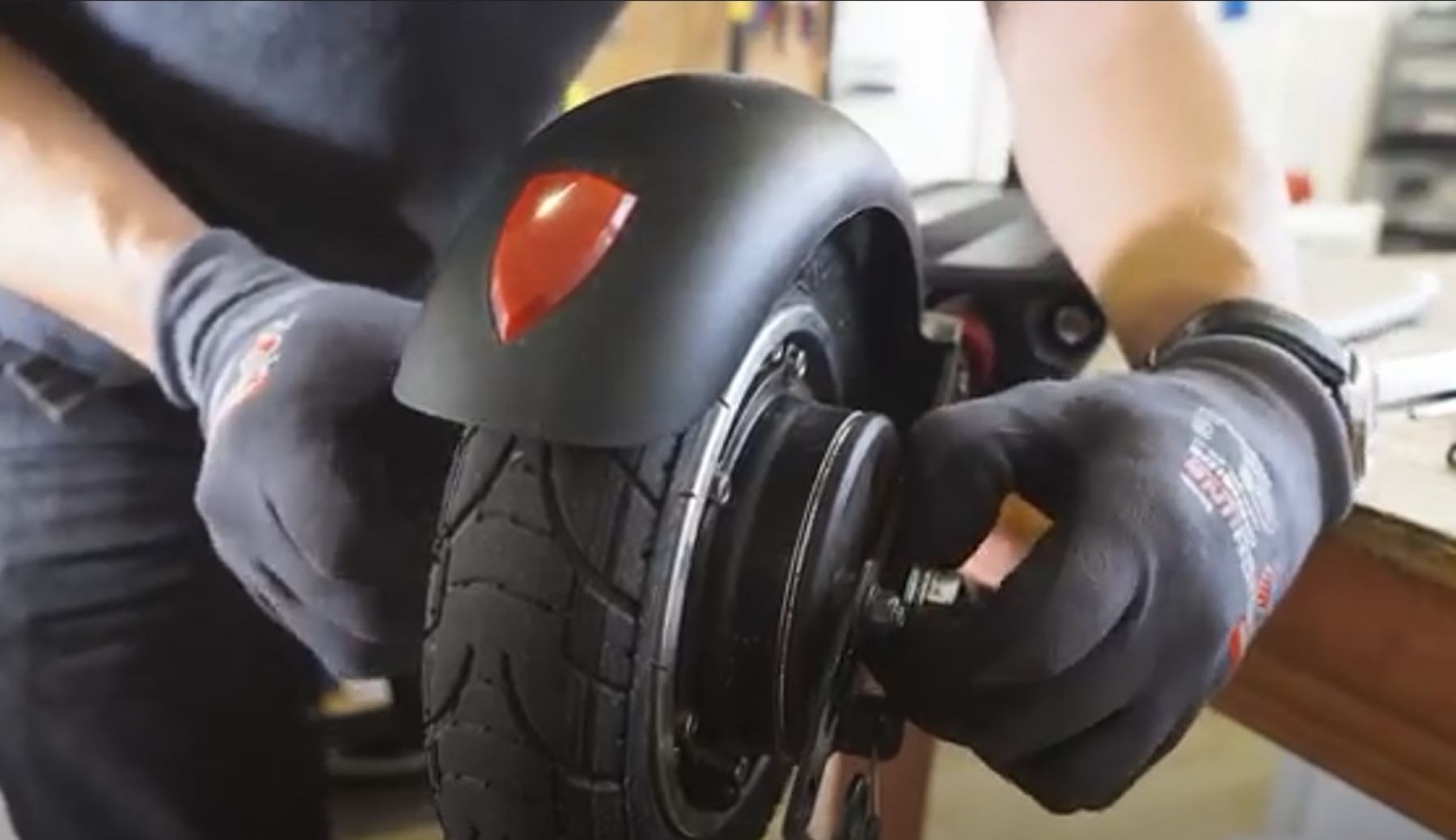 Changing a scooter tyre