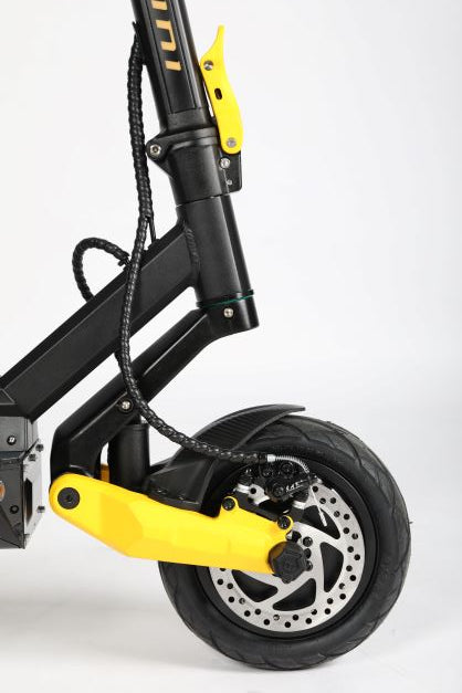Blade Mini e scooter. Cheap electric scooter. Cheap e scooter. electric scooter shop. Side view of Blade Mini electric scooter front end