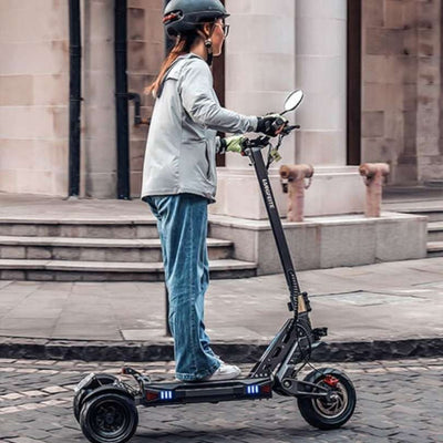 Riding the C5 electric trike at Freed e scooters