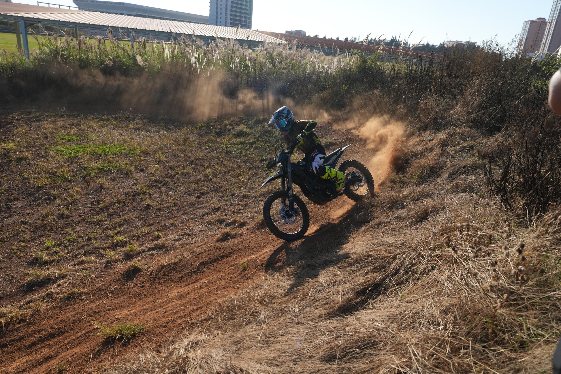 Surron Ultra Bee HP electric dirt bike thumbnail