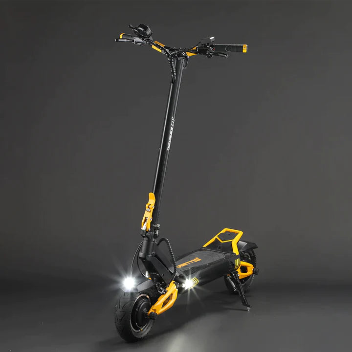 VSETT 10+ E-scooter with lights on
